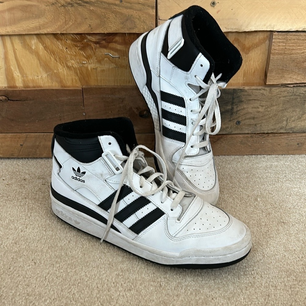 Adidas Men’s Forum Black and White trainers | size 9.5